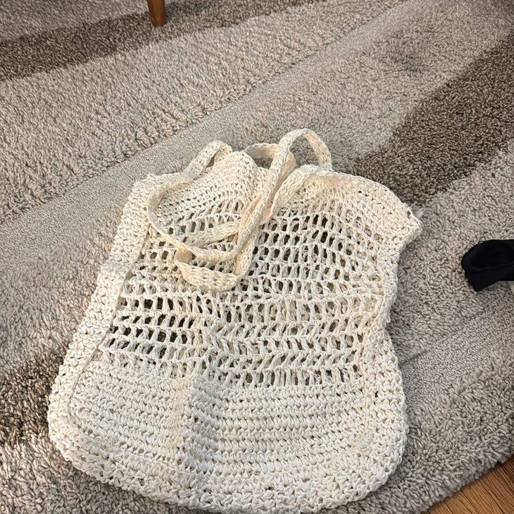 White raffia beach bag